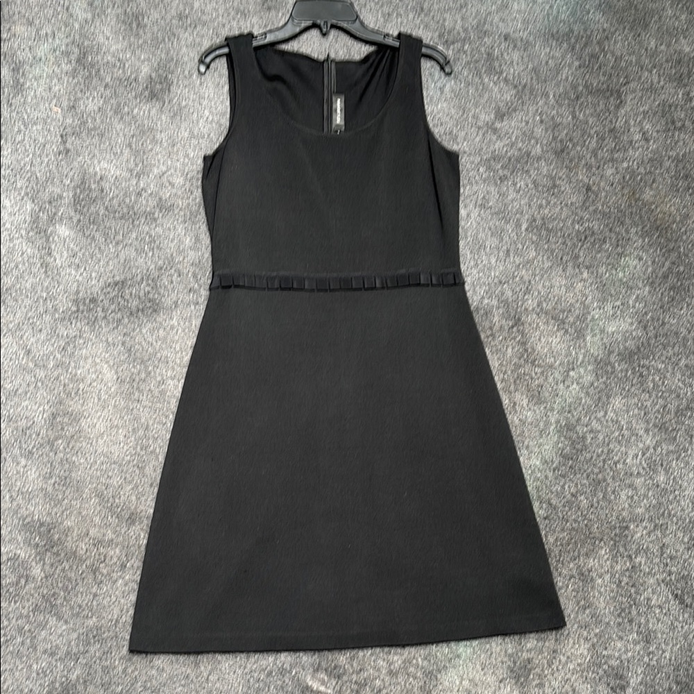 St. John Black Sheath Mini Dress Scoop Neck Sleeveless